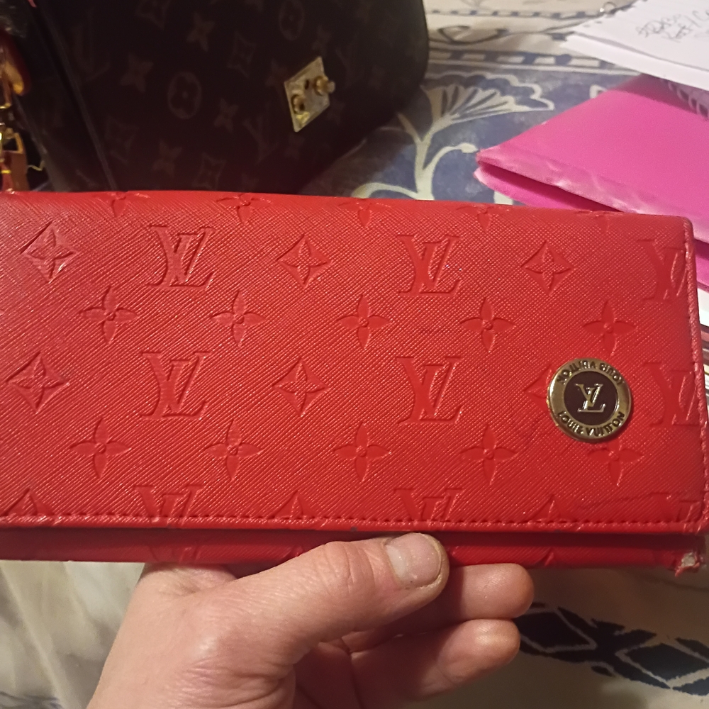Louis Vuitton Red Embossed Wallet - Picture 5 of 5